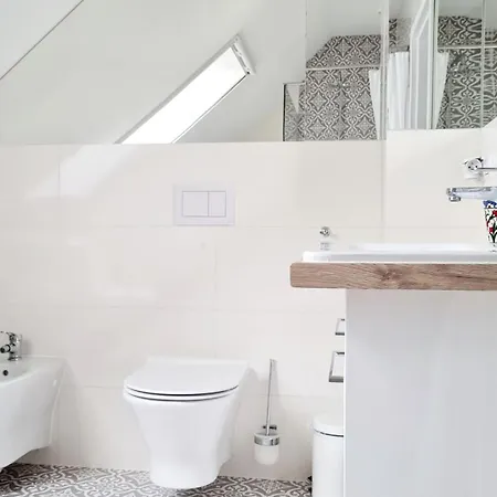 W 2h Od Warszawy I Gdańska, Mazury House *